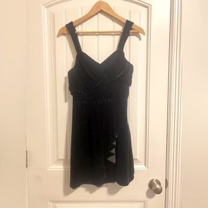 Black velvet Express dress